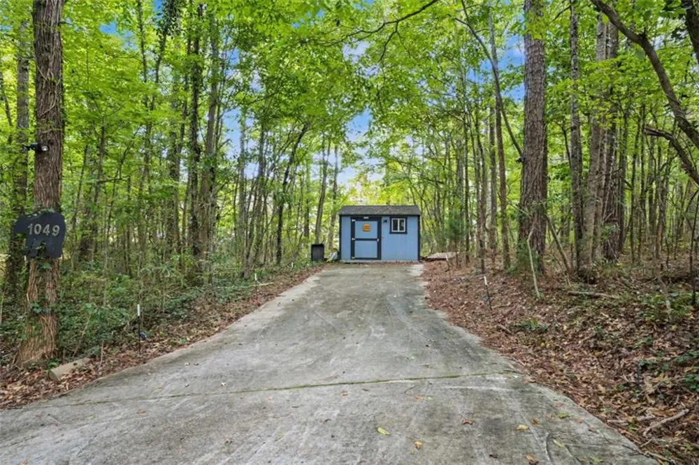 1049 Millard Farmer Road Newnan, GA 30263