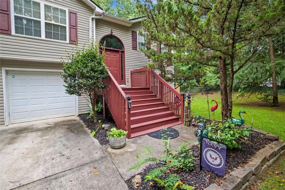 1049 Millard Farmer Road Newnan, GA 30263
