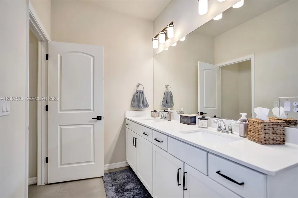 8193 Cinch Way Lake Worth, FL 33467