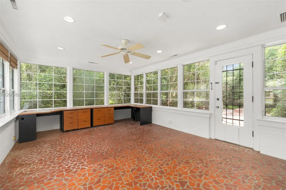 717 NE Boulevard Gainesville, FL 32601