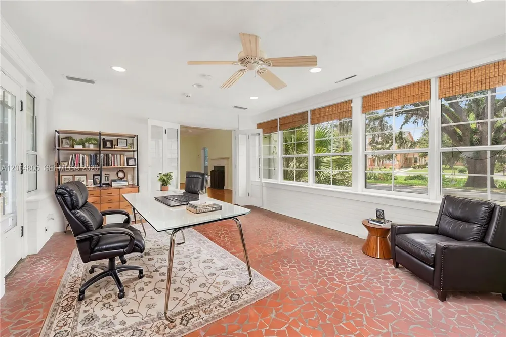 717 NE Boulevard Gainesville, FL 32601