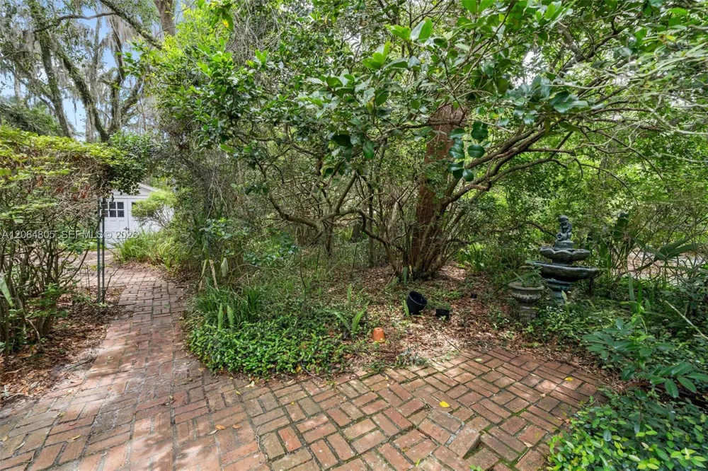 717 NE Boulevard Gainesville, FL 32601