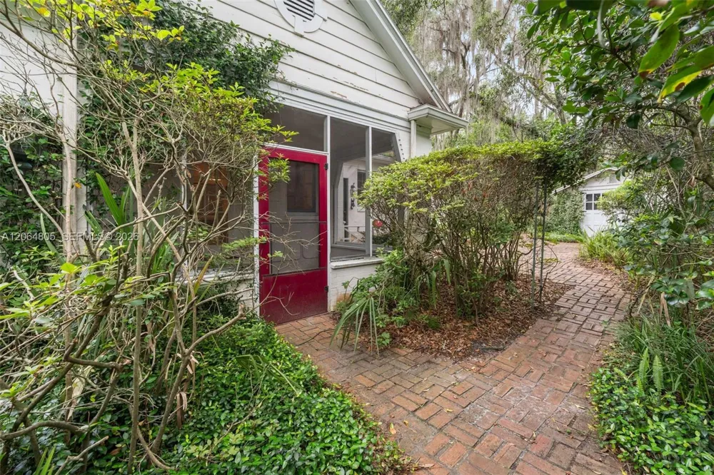 717 NE Boulevard Gainesville, FL 32601