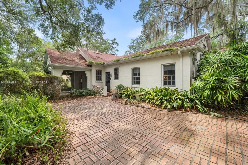 717 NE Boulevard Gainesville, FL 32601