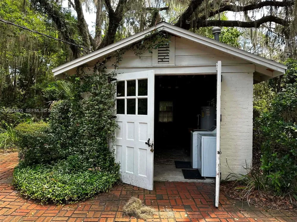 717 NE Boulevard Gainesville, FL 32601