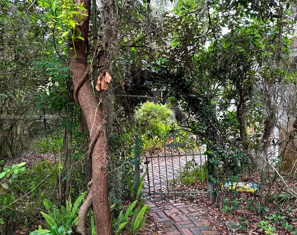 717 NE Boulevard Gainesville, FL 32601