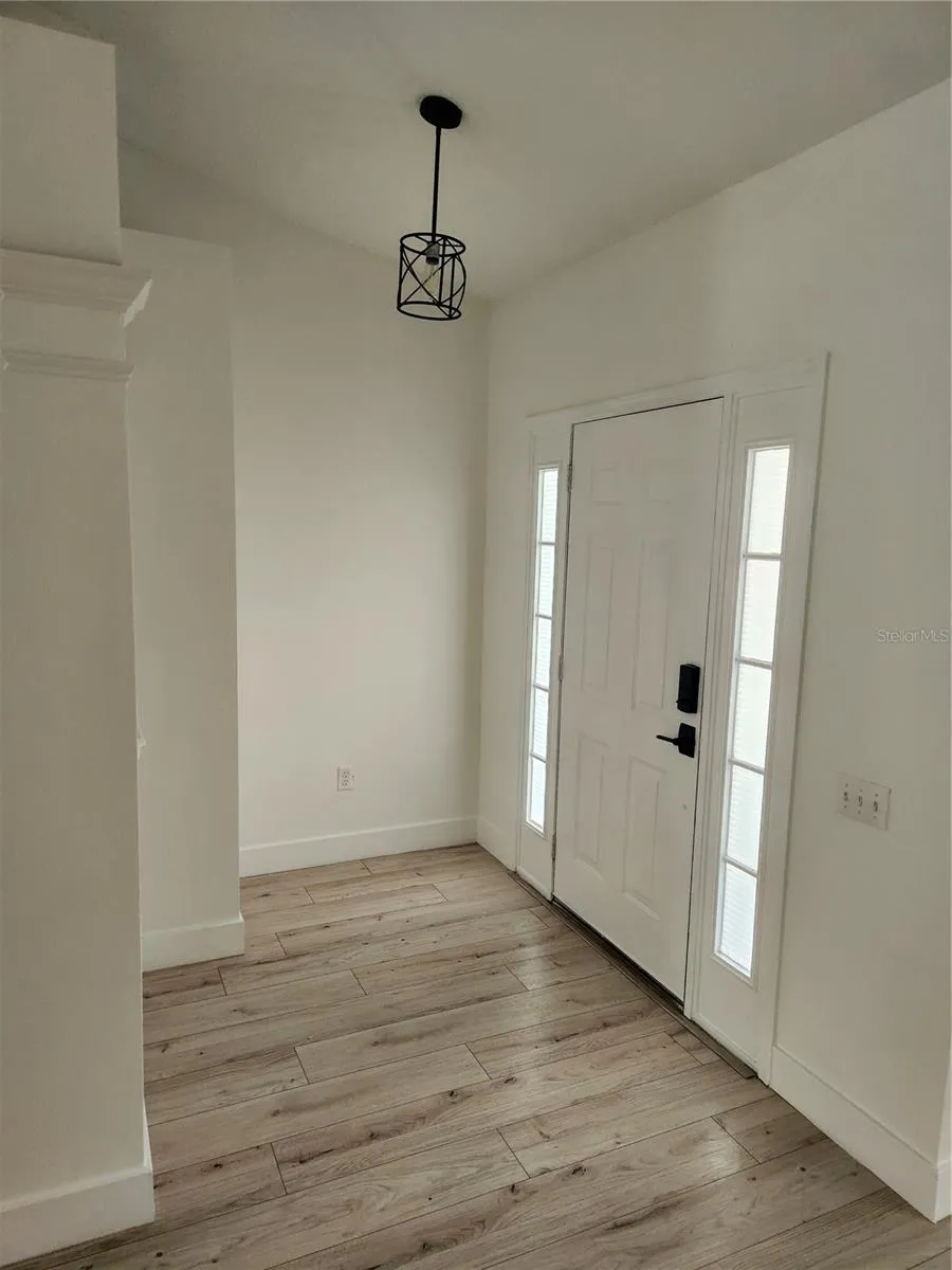 5704 GRINDSTONE LOOP Wesley Chapel, FL 33544