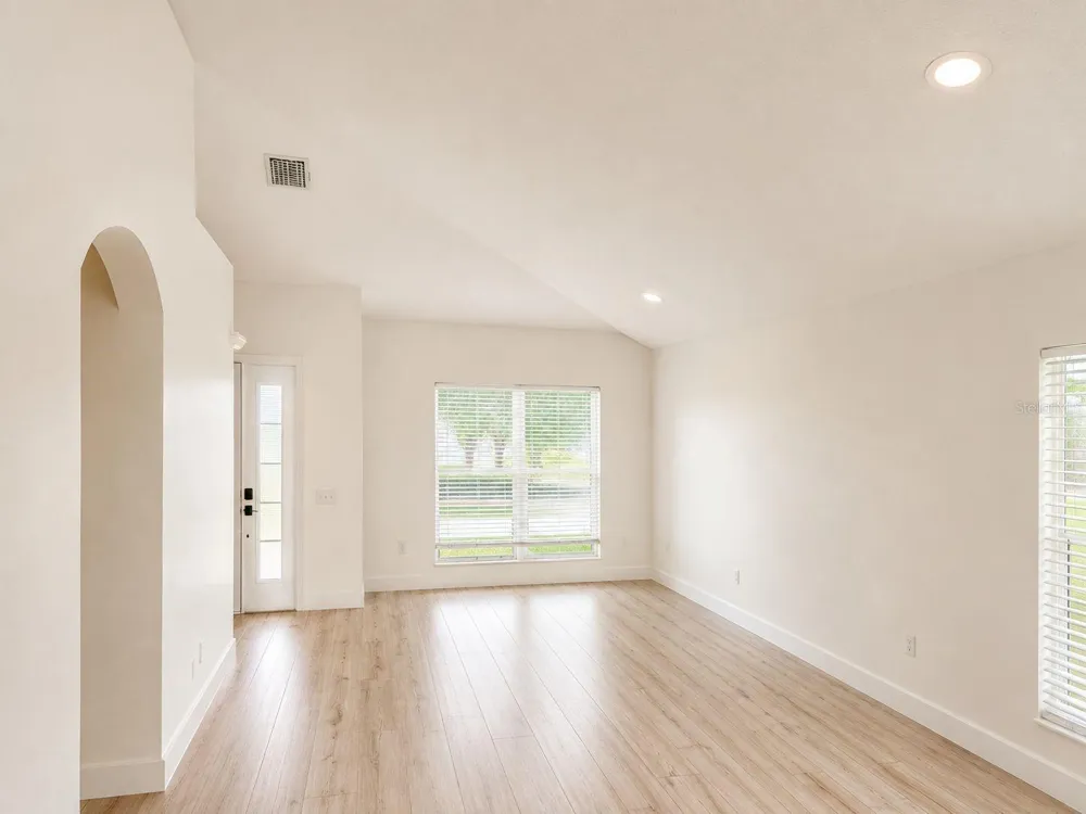 5704 GRINDSTONE LOOP Wesley Chapel, FL 33544