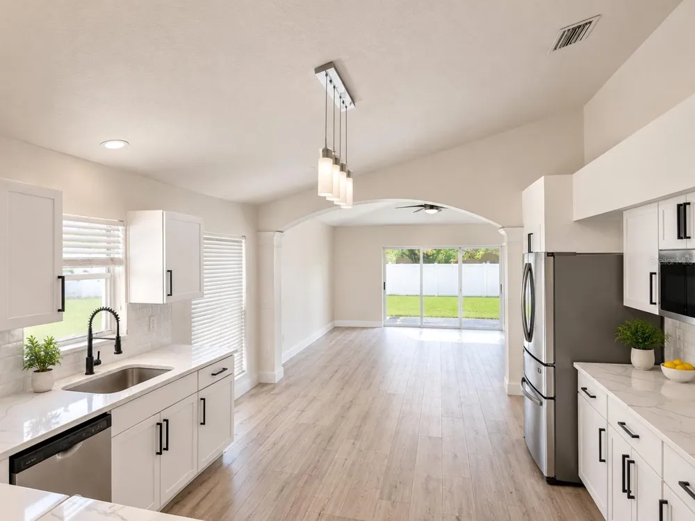 5704 GRINDSTONE LOOP Wesley Chapel, FL 33544