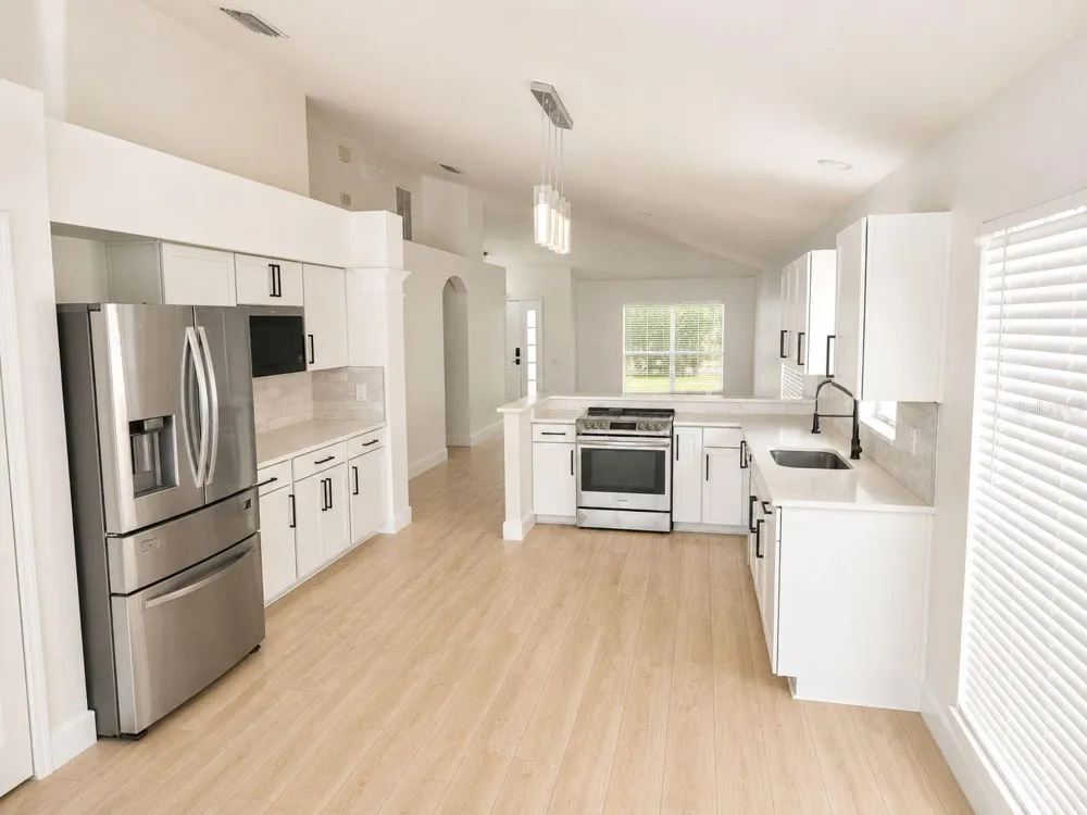5704 GRINDSTONE LOOP Wesley Chapel, FL 33544