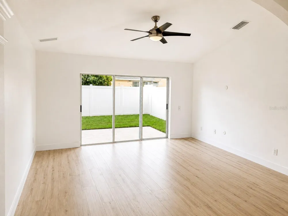 5704 GRINDSTONE LOOP Wesley Chapel, FL 33544