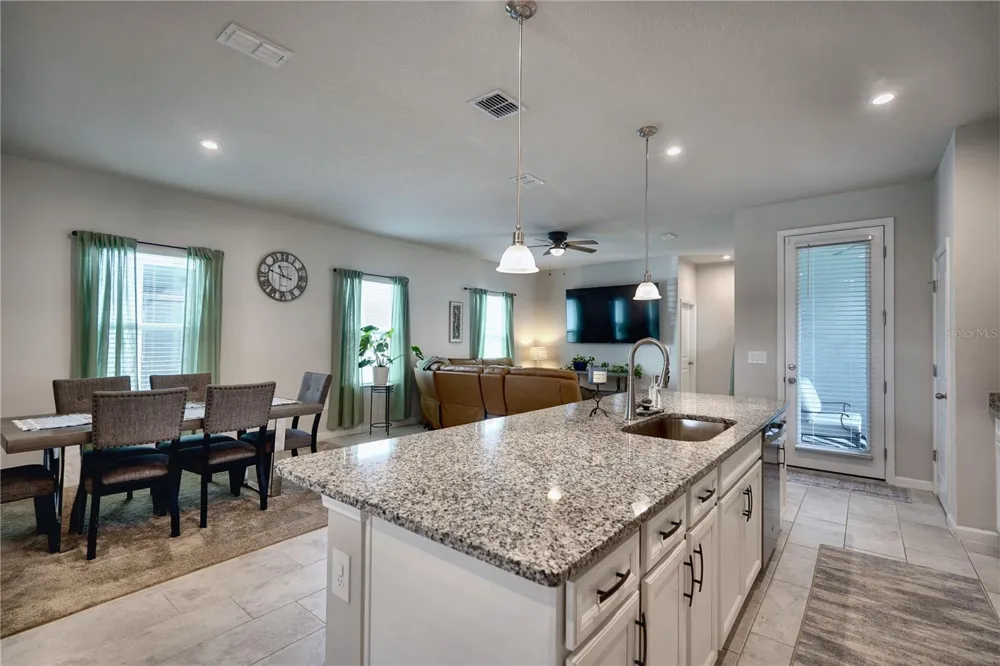 3922 GREAT SMOKEY WAY Apopka, FL 32712