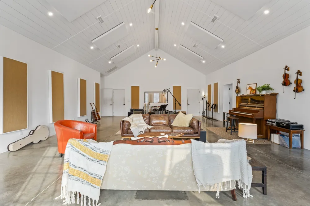 105 McKinney Rd Gordonsville, TN 38563
