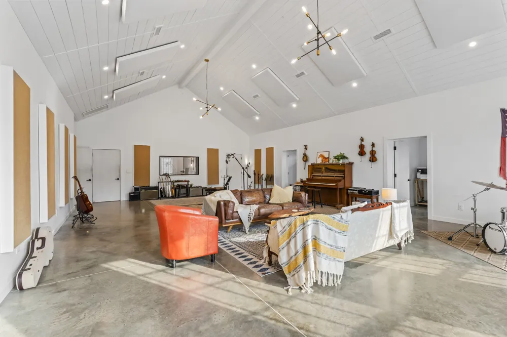 105 McKinney Rd Gordonsville, TN 38563