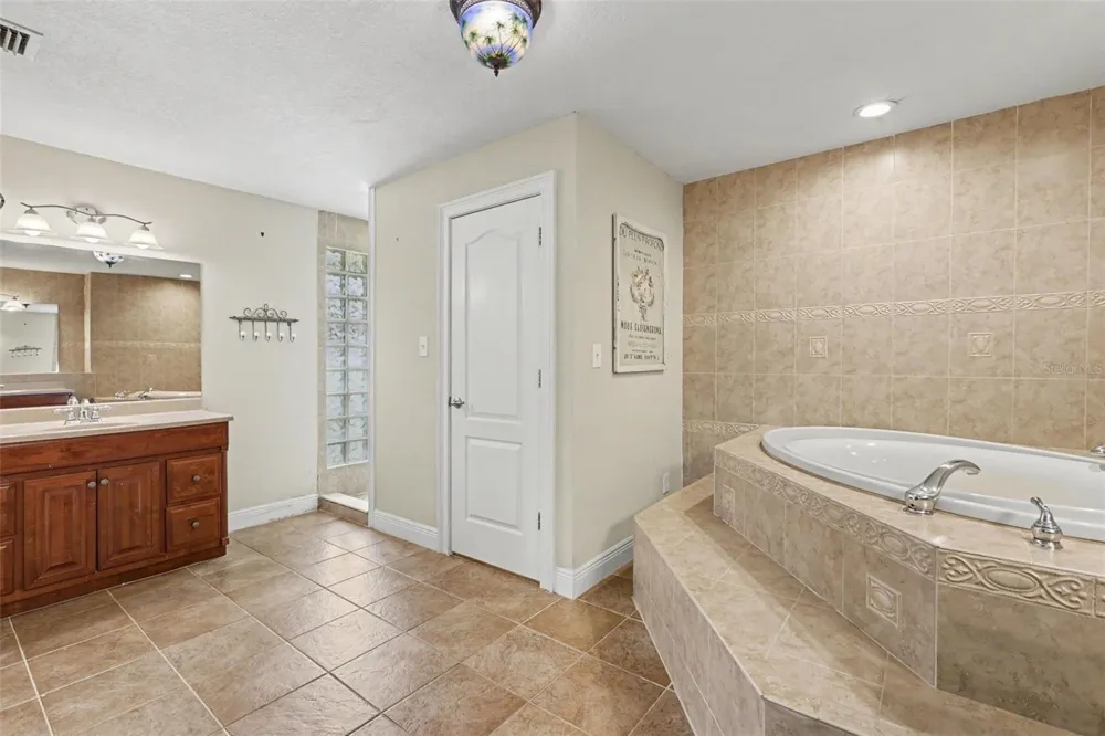 1307 BRANTWOOD DRIVE Valrico, FL 33594