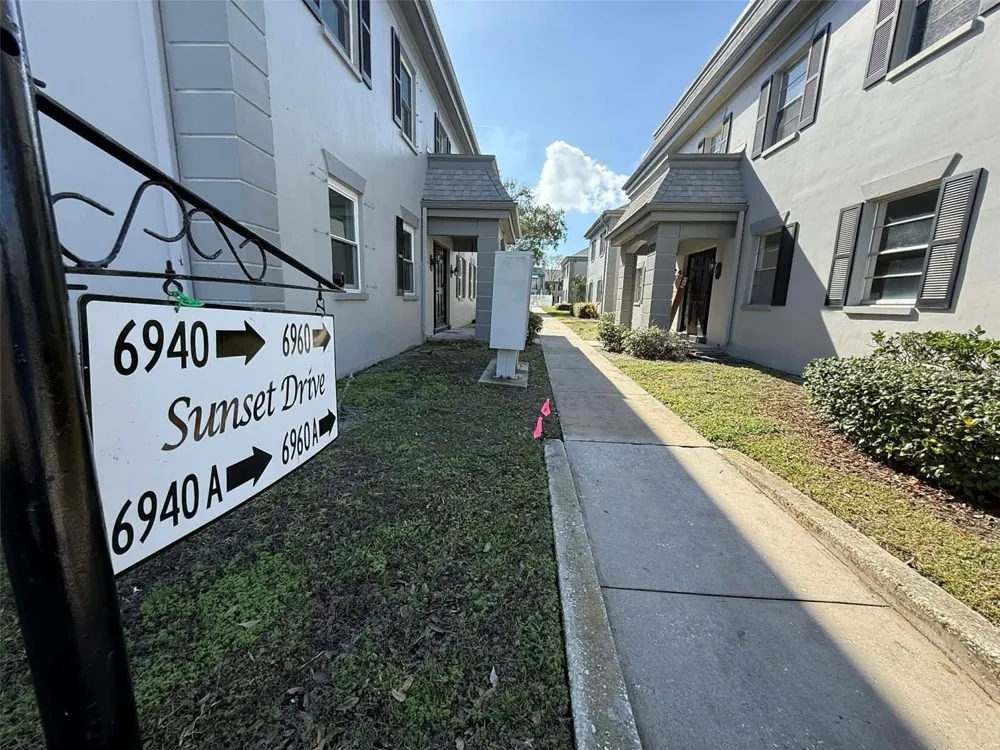 6960 SUNSET DRIVE S #2B South Pasadena, FL 33707