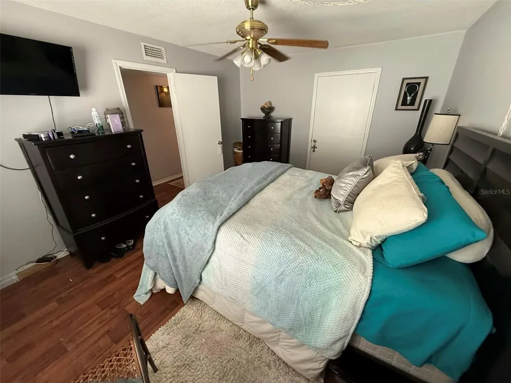 6960 SUNSET DRIVE S #2B South Pasadena, FL 33707