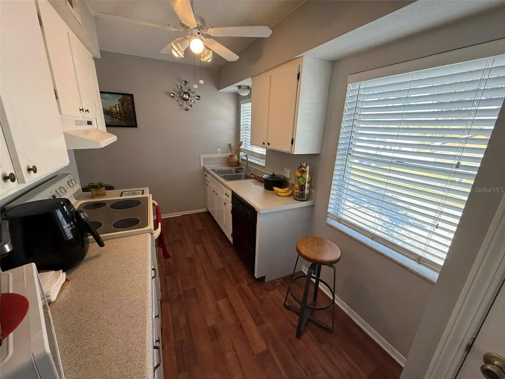 6960 SUNSET DRIVE S #2B South Pasadena, FL 33707