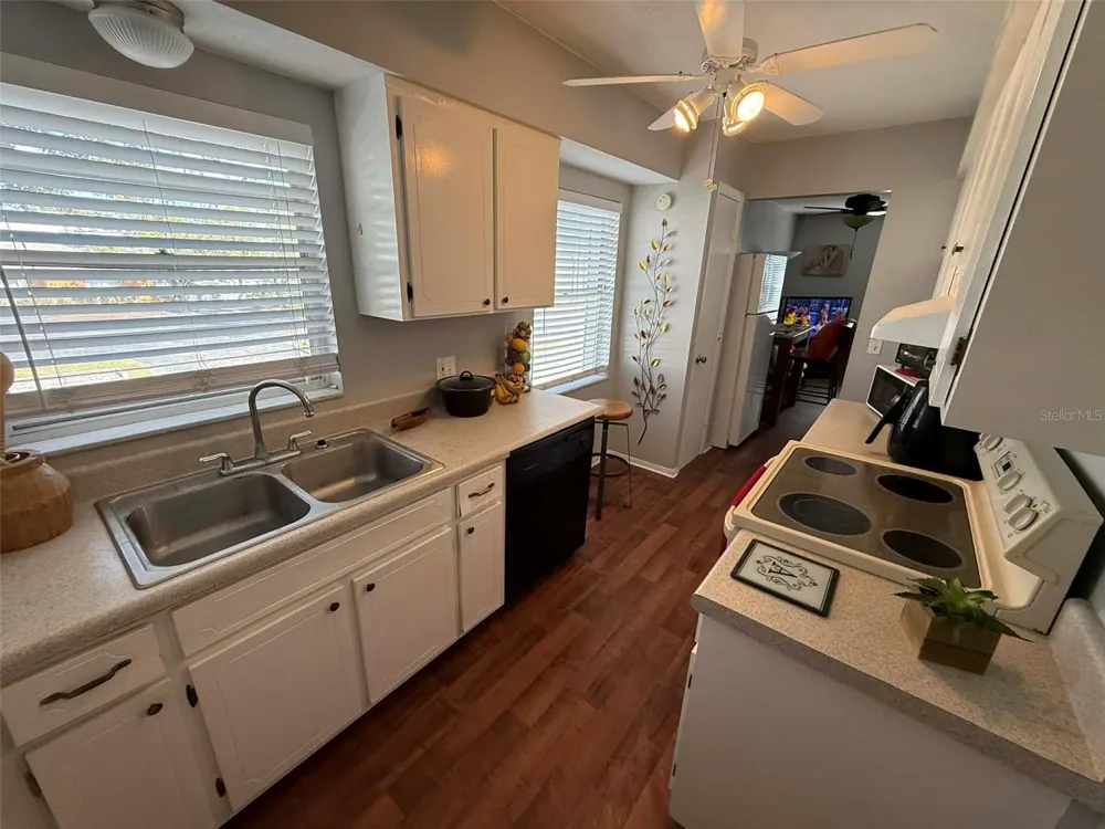 6960 SUNSET DRIVE S #2B South Pasadena, FL 33707