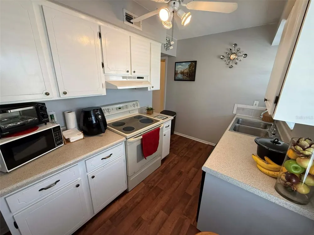 6960 SUNSET DRIVE S #2B South Pasadena, FL 33707