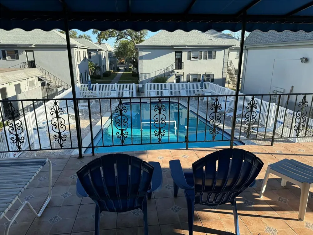 6960 SUNSET DRIVE S #2B South Pasadena, FL 33707
