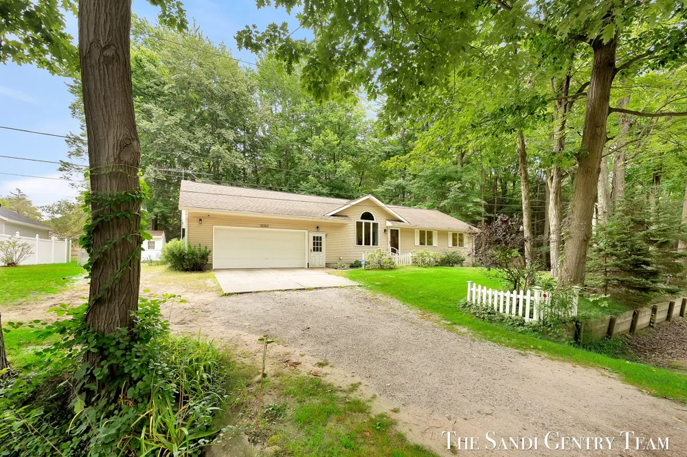 18362 168th Avenue Spring Lake, MI 49456