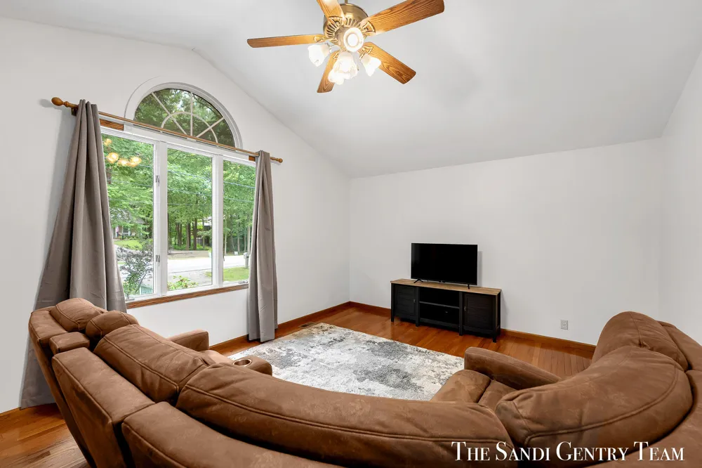 18362 168th Avenue Spring Lake, MI 49456