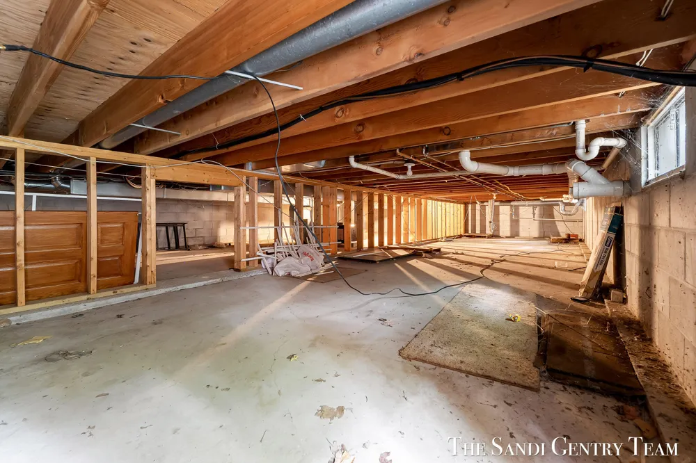 18362 168th Avenue Spring Lake, MI 49456