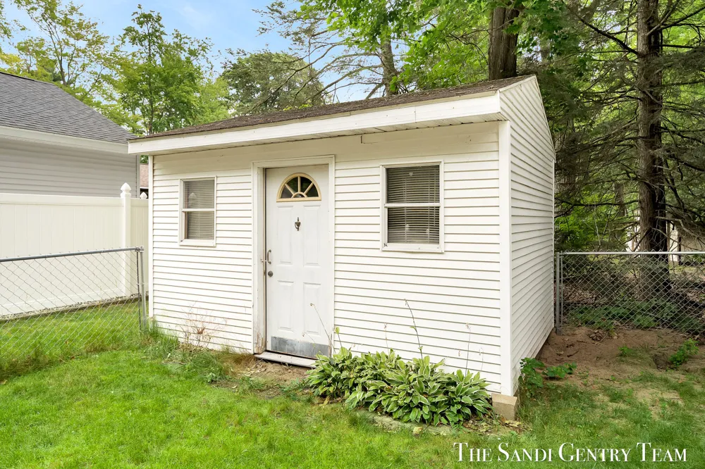 18362 168th Avenue Spring Lake, MI 49456