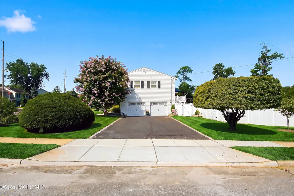 55 Cherry Tree Farm Road Middletown, NJ 07748