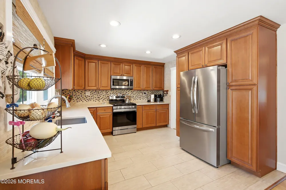 55 Cherry Tree Farm Road Middletown, NJ 07748