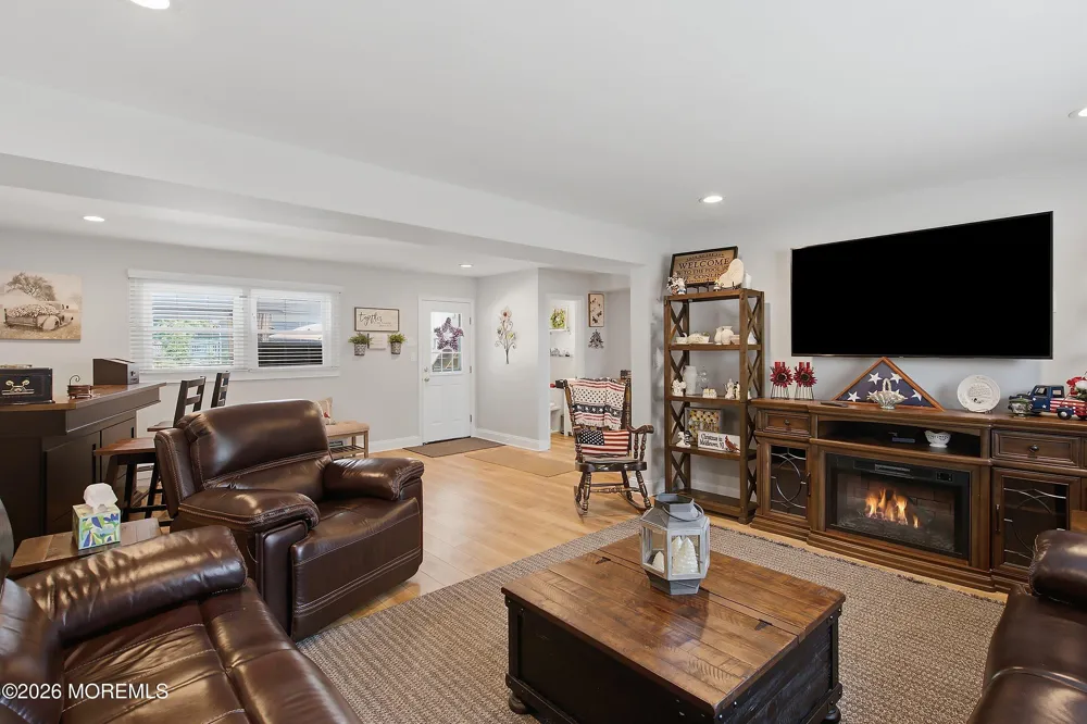 55 Cherry Tree Farm Road Middletown, NJ 07748