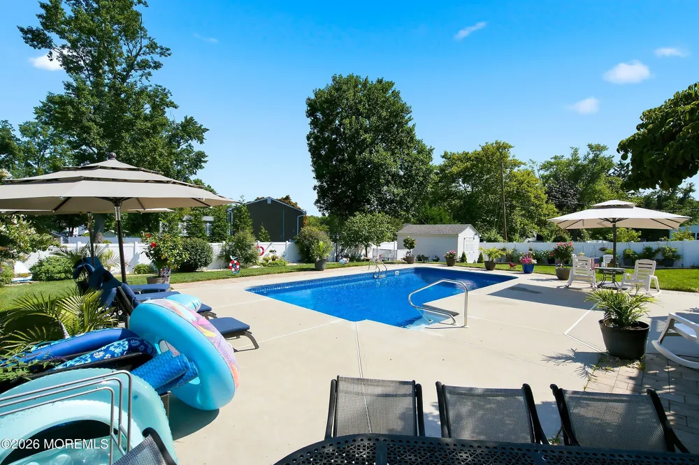 55 Cherry Tree Farm Road Middletown, NJ 07748
