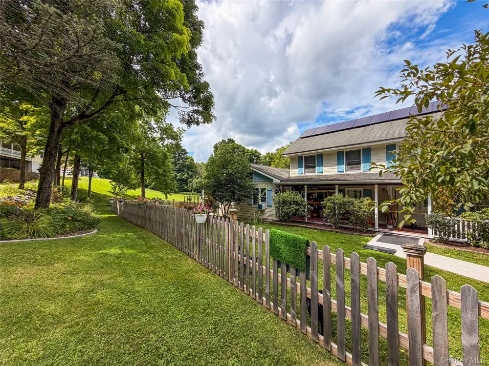 912-918 Hollow Road Clinton Corners, NY 12514