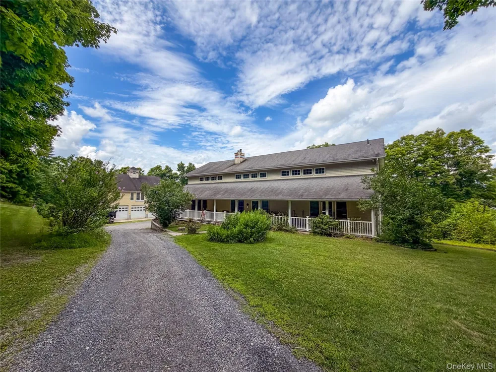 912-918 Hollow Road Clinton Corners, NY 12514