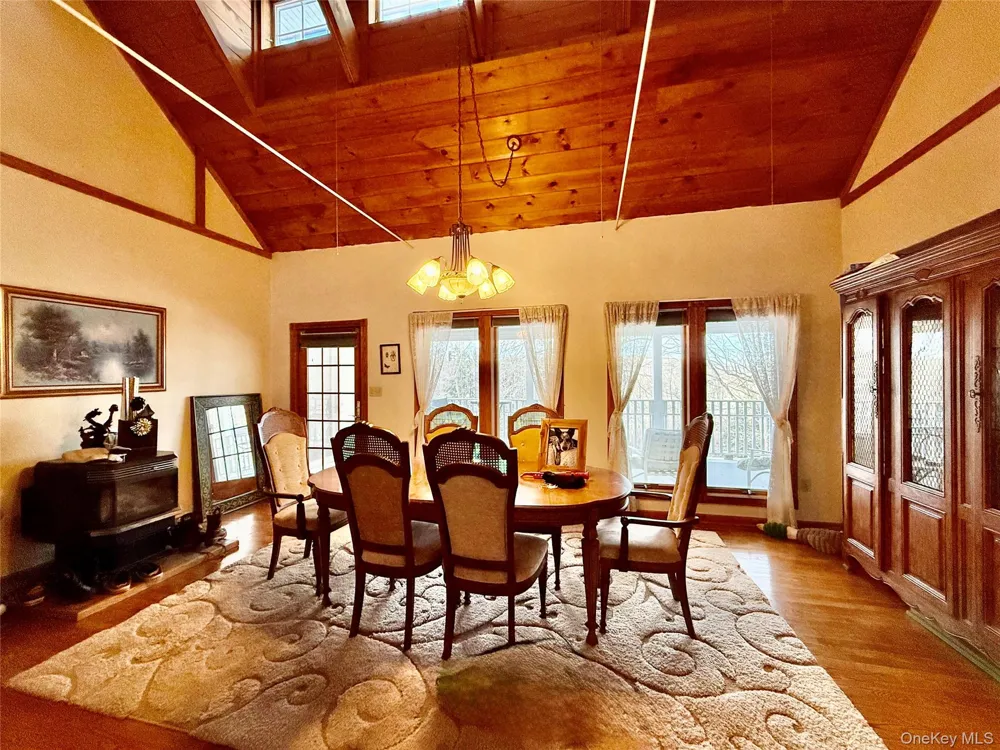 912-918 Hollow Road Clinton Corners, NY 12514