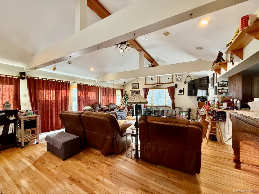 912-918 Hollow Road Clinton Corners, NY 12514