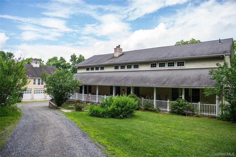 912-918 Hollow Road Clinton Corners, NY 12514