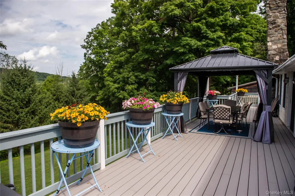 912-918 Hollow Road Clinton Corners, NY 12514