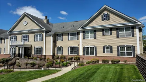 105 Canter Court