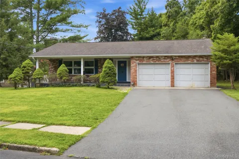 17 Little Brook Lane