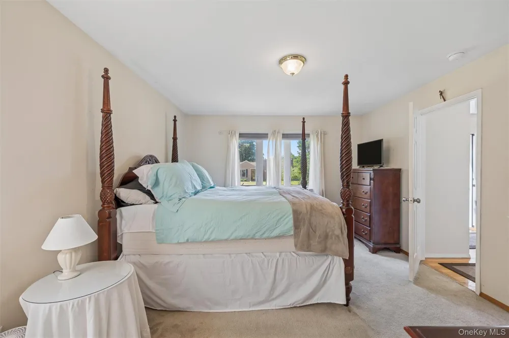 7 Jarvis Lane Center Moriches, NY 11934