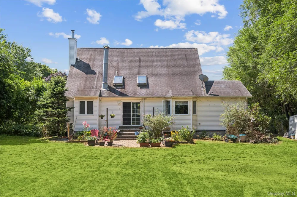 7 Jarvis Lane Center Moriches, NY 11934
