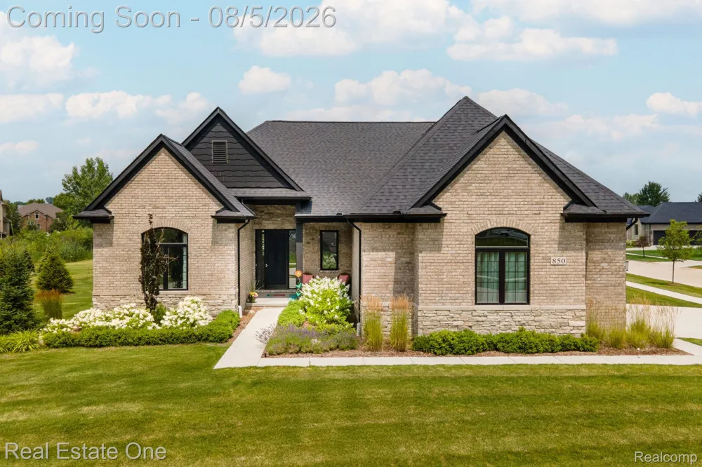 850 Marlayna Drive Oxford Charter Township, MI 48371