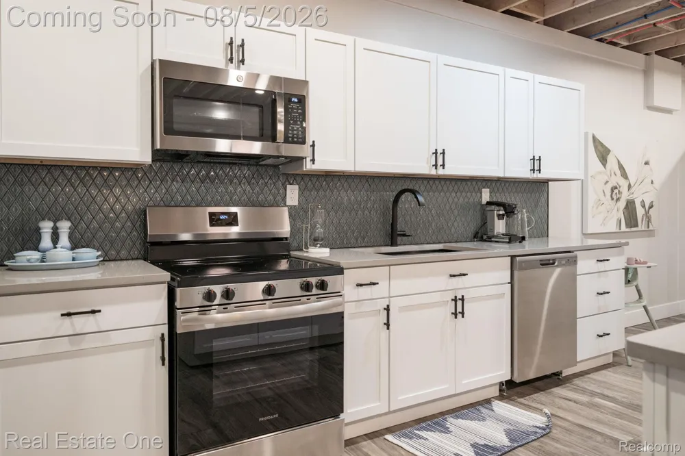 850 Marlayna Drive Oxford Charter Township, MI 48371