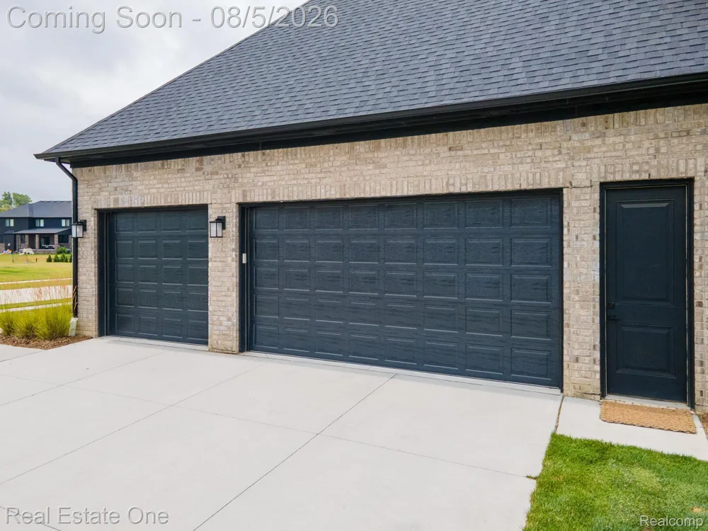 850 Marlayna Drive Oxford Charter Township, MI 48371