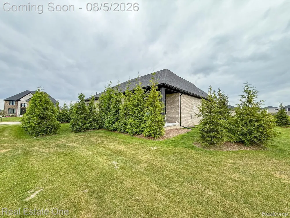 850 Marlayna Drive Oxford Charter Township, MI 48371