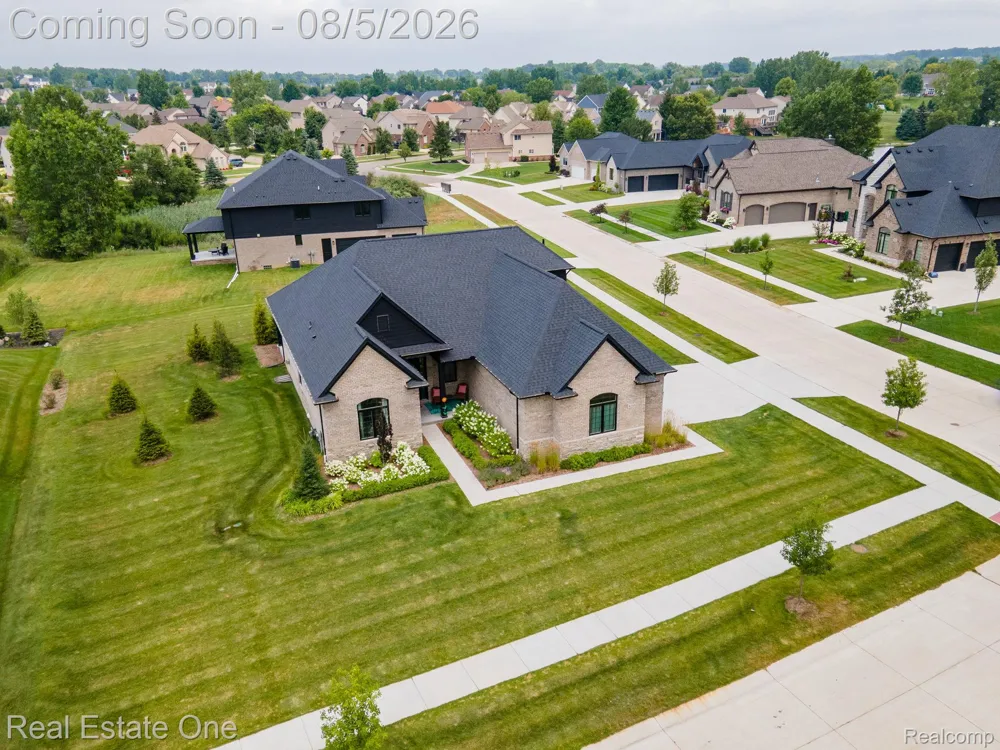 850 Marlayna Drive Oxford Charter Township, MI 48371