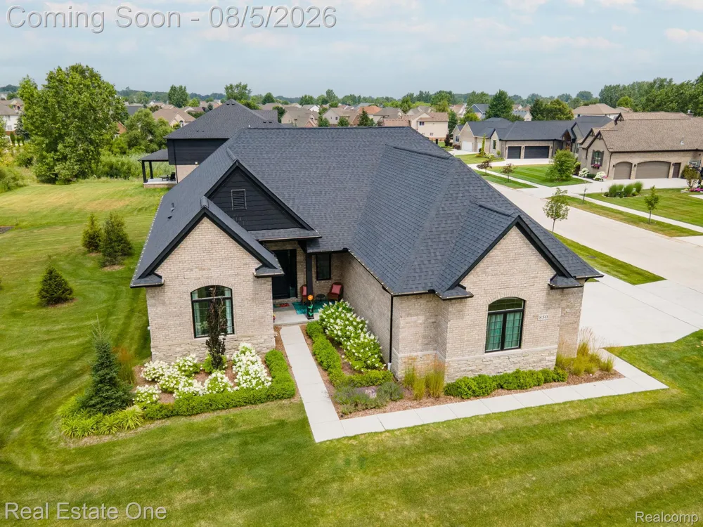 850 Marlayna Drive Oxford Charter Township, MI 48371