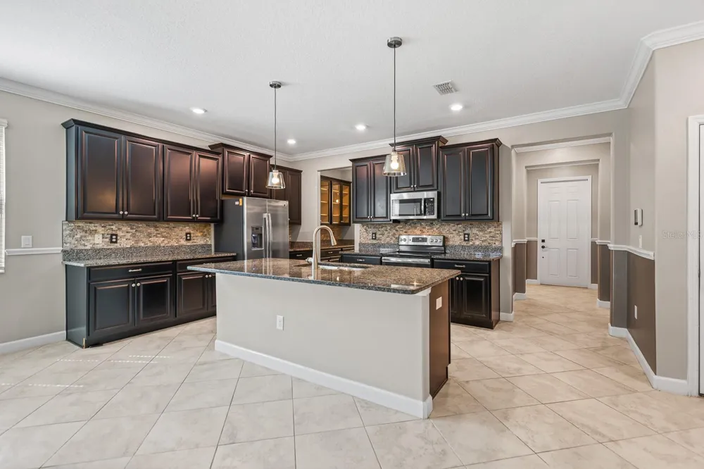 9650 IVORY DRIVE Ruskin, FL 33573